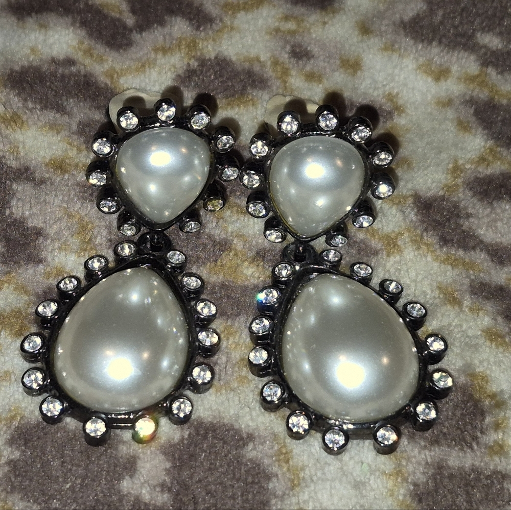 Kenneth Jay Lane Vintage Pearl Drop Earrings Clip… - image 5